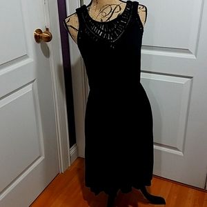 Black sleeveless dress